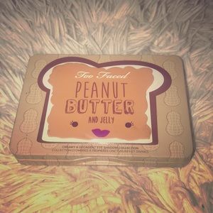 Too Faced Peanut Butter and Jelly shadow kit